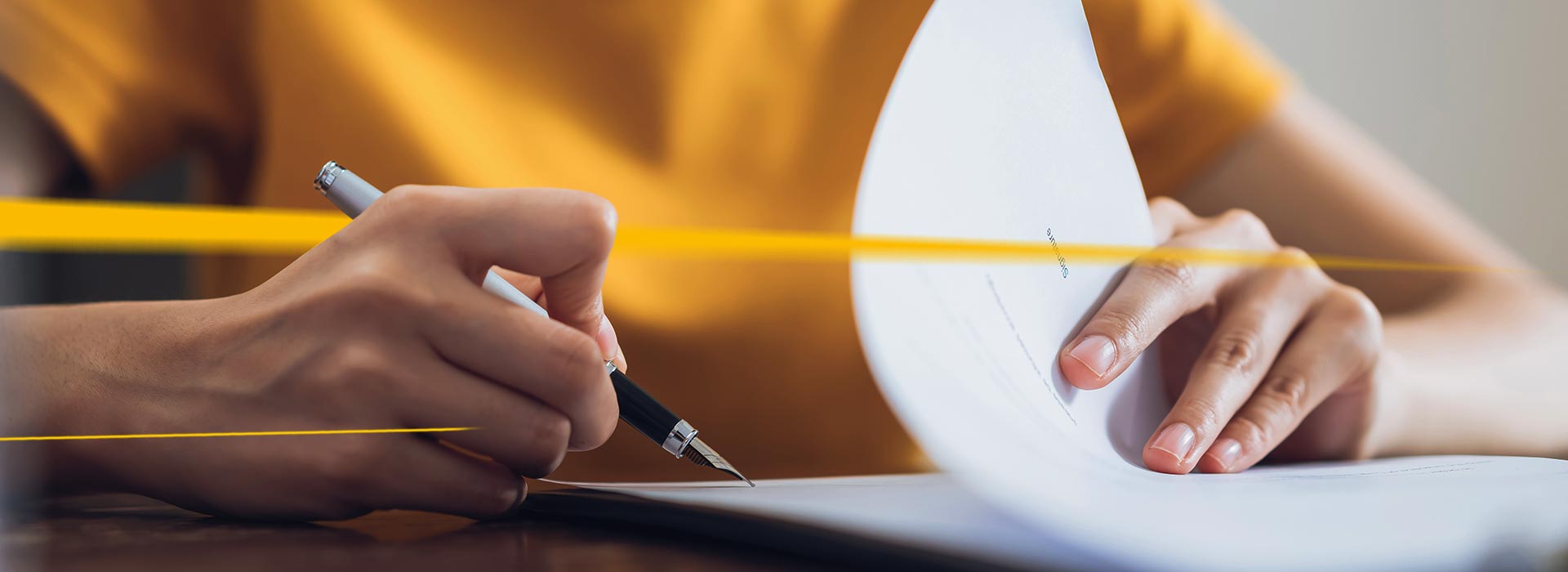 Person writes contract LGI