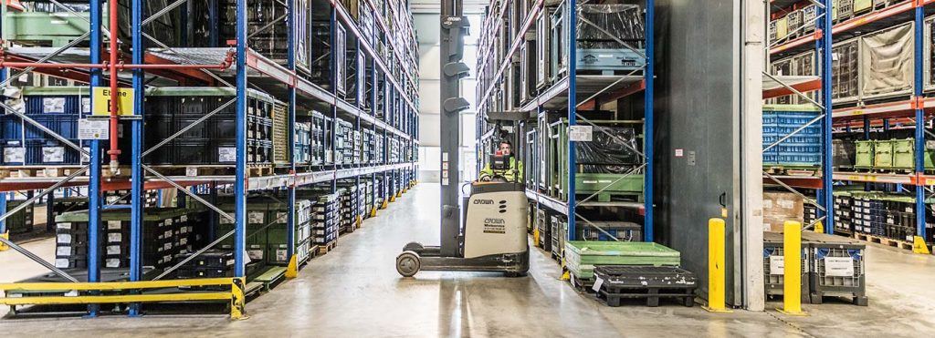 Stacker in LGI warehouse - Glossary K