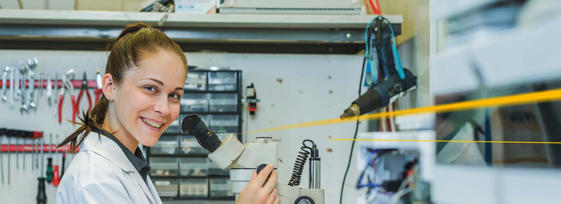 Woman repairs medical Equipment LGI